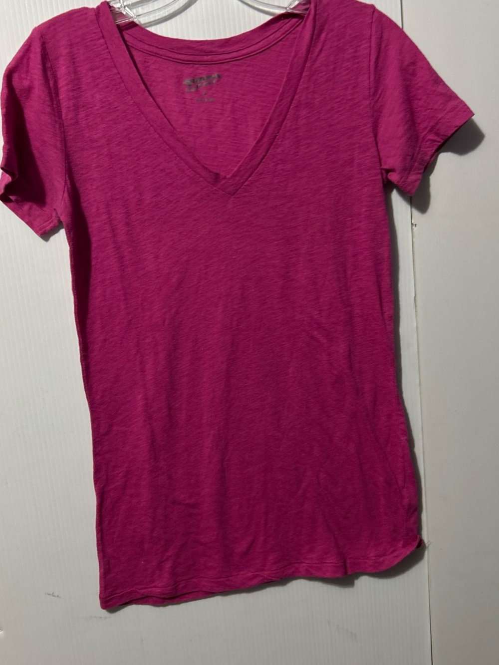 Arizona Jean Company Women's V-Neck Short Sleeve Tee in Fuchsia